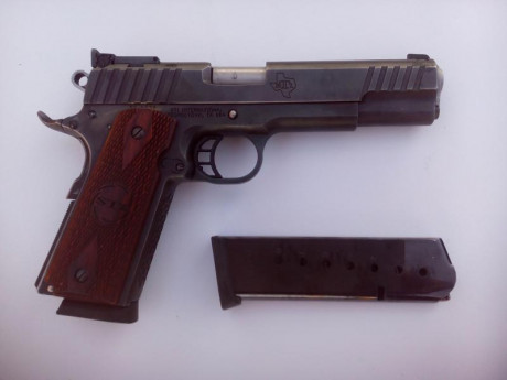 VENDIDA,  RETIRAR ANUNCIO GRACIAS
Calibre 45 ACP
Monohilera
Miras ajustables

2 cargadores de 8 cartuchos 11