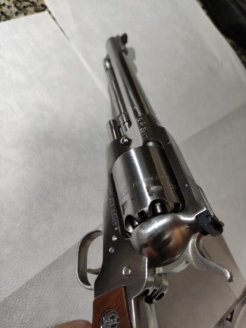 Vendo revolver ruger old army inox con cañón de 7.5.
Estado impoluto, apenas se ha usado.
Precio: 750€ 02