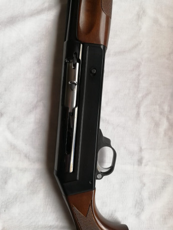 Buenas mi hijo me pide que le ponga a la venta

Escopeta semiautomática Benelli SL 121 del calibre 12/70 02