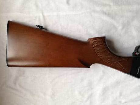 Buenas mi hijo me pide que le ponga a la venta

Escopeta semiautomática Benelli SL 121 del calibre 12/70 12