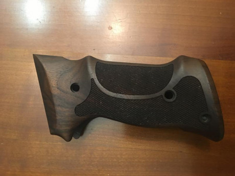 Hola buenas tardes, vendo Cachas para Pistola, una es para las 952-2 ,Solo la de la 952 :La 952 es la 01