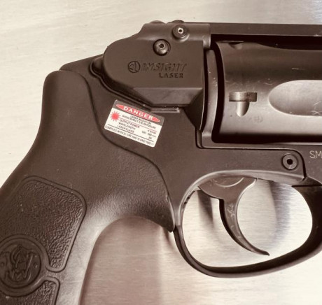 VENDIDO!!!
Vendo Revólver Smith & Wesson M&P BODYGUARD 38 2”
Arma con poco disparaos, negro mate, 00