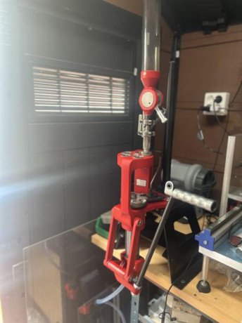 En venta Hornady n-load progresiva, está nueva e impecable, la prensa se entrega tal y como se ve en la 21