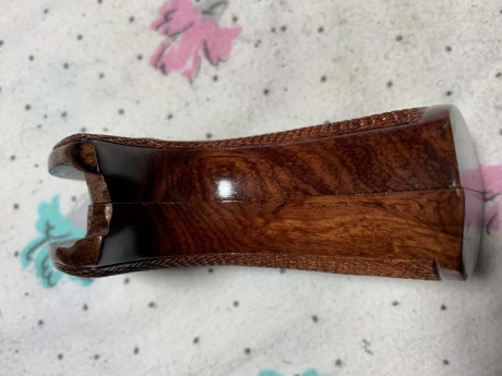 Pongo a la venta estas cachas para Colt Python. Precio 80€  TLF 652500517 01