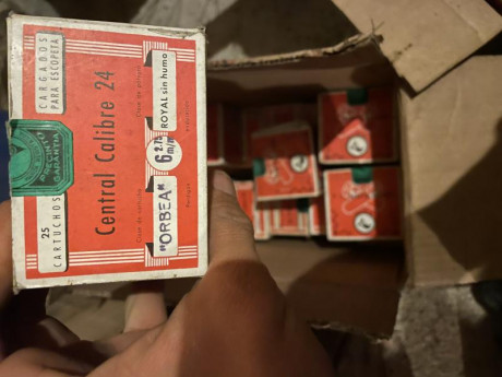 Entre otros muchos cartuchos curiosos, me llego hace poco unas 12 cajas nuevas precintadas de este calibre, 00