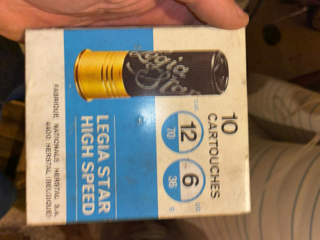 Entre otros muchos cartuchos curiosos, me llego hace poco unas 12 cajas nuevas precintadas de este calibre, 22