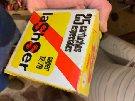 Entre otros muchos cartuchos curiosos, me llego hace poco unas 12 cajas nuevas precintadas de este calibre, 20