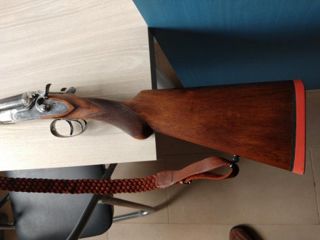a la venta una paralela de perrillos calibre 12/70, Ignacio Ugartechea, lleva triple cierre Purdey,cañones 10