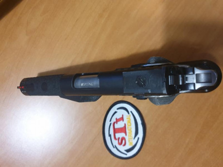 Vendo pistola STI EDGE cal. 40 Sw.con su maletín original. Aletas de seguro sobredimensionada, aguja percutora 02