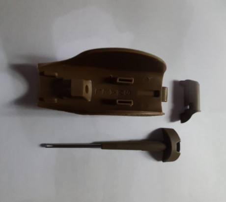 Buenos dias, compañeros.

Pongo a la venta algunos accesorios para MP9 que no uso.

- Kit en color marrón 02