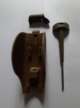 Buenos dias, compañeros.

Pongo a la venta algunos accesorios para MP9 que no uso.

- Kit en color marrón 01