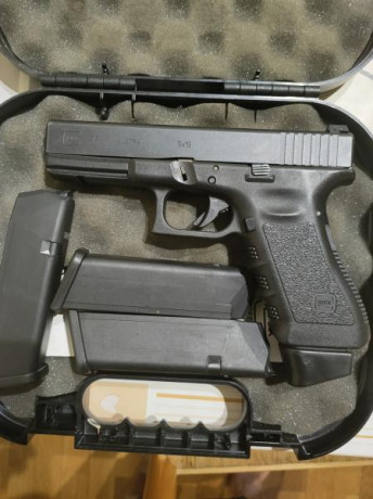 Hola pongo a la venta mi glock 17 de tercera generación en perfecto estado con 4 cargadores alza glock 00