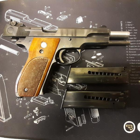 Buenas tardes.

Por falta de uso, me dedico más al 9mm he decido vender una pistola que no necesita presentación.

Se 00