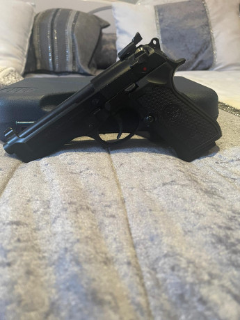 Un compañero del club me ha pedido que le ponga en el foro está Beretta pide por ella 650 € muy muy negociables 00