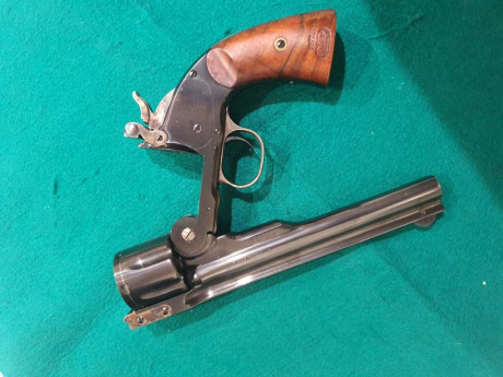 REVOLVER UBERTI SCHOFIELD DEL 45 COLT

ESTADO EXCELENTE GUIADO EN AER

800 €

El arma está en Madrid. 01