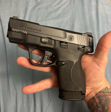 Mirando videos en you-tube he visto que Smith-Wesson a sacado a la venta la nueva SHIELD PLUS con capacidad 00