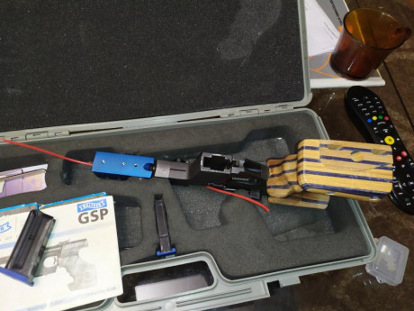 Hola pistoleros,

Vendo walther gsp expert calibre .22 LR cacha de polimero M creo recordar, 2 cargadores, 01