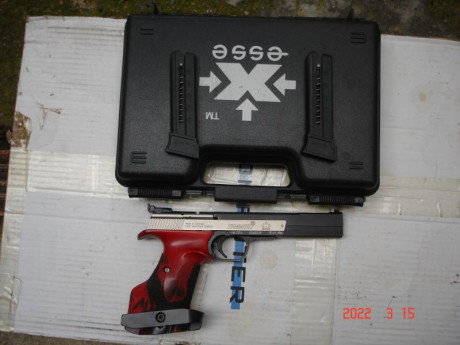 VENDIDA...........VENDO HAMMERLI X ESSE SPORT CALIBRE 22 LR.
CON DOS CARGADORES. MALETIN ORIJINAL COMO 01