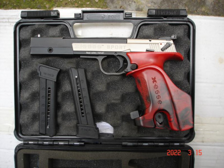VENDIDA...........VENDO HAMMERLI X ESSE SPORT CALIBRE 22 LR.
CON DOS CARGADORES. MALETIN ORIJINAL COMO 00