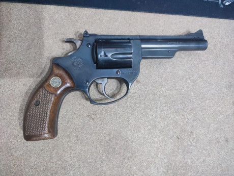 Marca: ASTRA
Modelo: Cadix
Calibre: 38 Especial
Capacidad: 5 cartuchos
Sistema: Doble y simple acción
Longitud 01