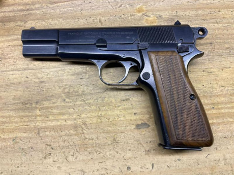 Anuncio una pieza de un compañero que no se lleva bien con el tema informático.
Se vende FN HP Restaurada.
De 02