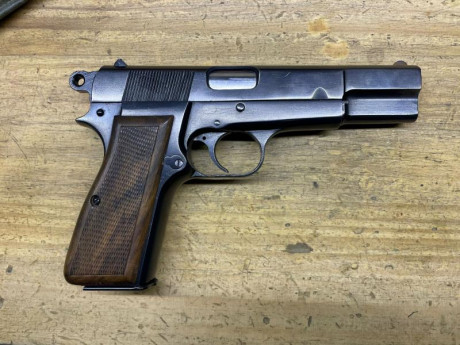 Anuncio una pieza de un compañero que no se lleva bien con el tema informático.
Se vende FN HP Restaurada.
De 01