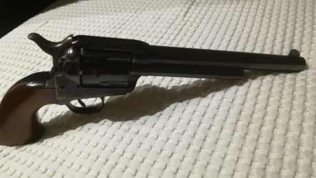 Se vende revólver Uberti Colt Cattleman de 7.5 pulgadas en calibre 44-40.

El arma se encuentra depositada 00