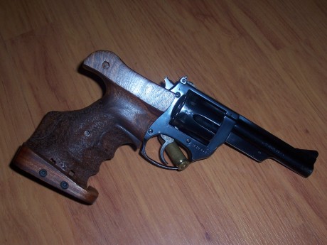 Hola,he abierto este hilo para que todos aquellos que tengais armas Españolas,podais lucirlas aqui con 02