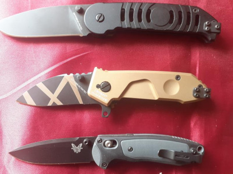Muy buenas :
Pongo a la venta estas tres magníficas navajas. Nuevas de expositor y sin uso. Precios de 00
