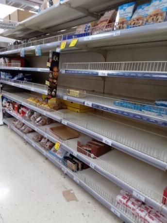 Hoy no vino  el camion a Lidl local:

Yogures naturales desnatados desaparecidos

No hay banana

Kiwi 71