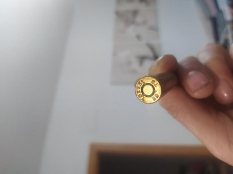 Hola, mi suegra ha encontrado munición vieja de un rifle de un familiar que falleció hace años que tenía 11