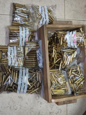 Buenos días.
Después de unos cuantos años tirando con rifle pongo a la venta todas estas vainas de un 00