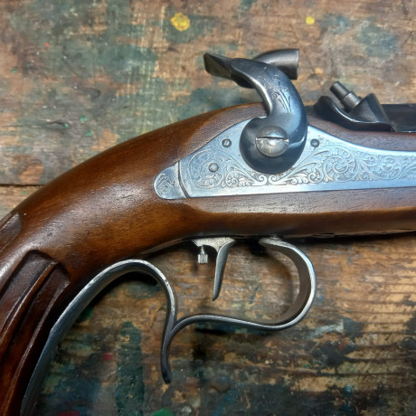  220€.  Pistola de tipo neoclásico, réplica.  Para liberar espacio de armero, NUEVA. 
Nº2 de un juego 02