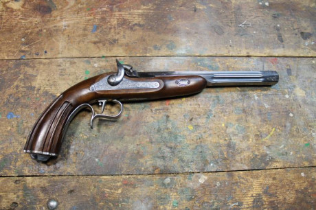  220€.  Pistola de tipo neoclásico, réplica.  Para liberar espacio de armero, NUEVA. 
Nº2 de un juego 00