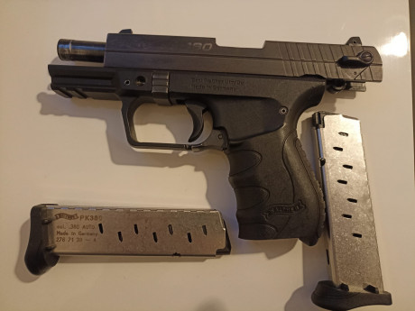 Buenas tardes un compañero del club vende una Walther pk380 calibre 9 corto 02