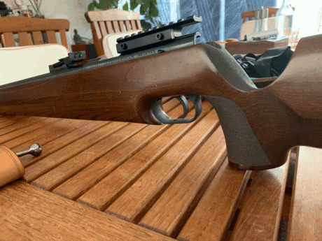 Vendo esta magnífica carabina Anschutz 64. Incluye:

- Maletín original de madera forrado en rojo
- Culata 02