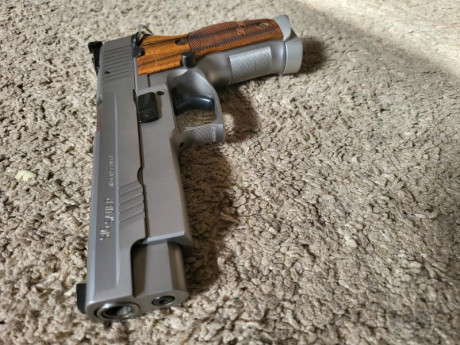 En perfecto estado, muy pocos disparos
SigSauer X-Five P226 S 
Precio: 1100€
Portes aparte
Interesados 02