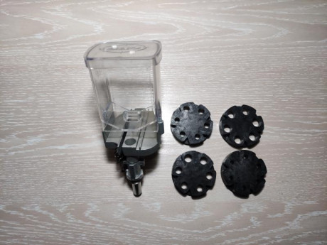 Se vende Dispensador Auto-Disk de Lee nuevo sin estrenar ,con cuatro discos ,el precio 45€ más gastos 02