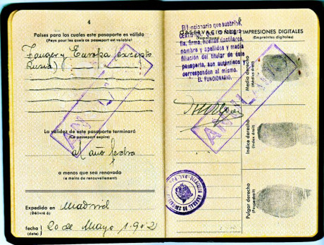  EN RECUERDO Y HOMENAJE A LOS QUE YA NO ESTÁN. 

Si pones en  GOOGLE    PASAPORTES EN LA MEMORIA   da 80