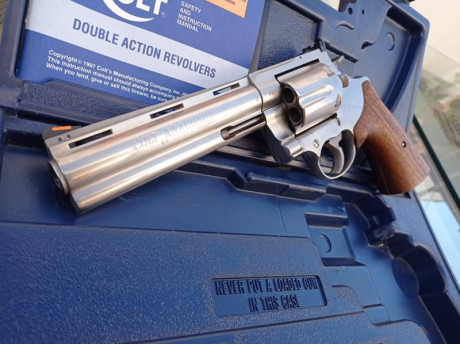 Vendo Colt Anaconda 6" como nuevo, muy pocos disparos. Maletín original. Cachas madera. Regalo munición 01