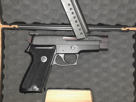 Buenos días, vendo esta preciosidad.

Marca: Sig Sauer
Modelo: P220 "Pistole 75"
Calibre: 9mm 00