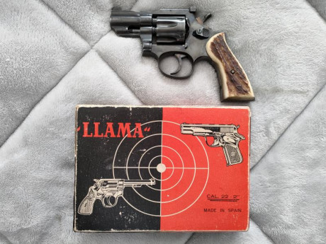 Buenas tardes, por falta de uso vendo un bonito y original revolver Llama de 2", calibre 22LR. Tiene 00