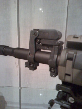 hola a tod@s
hace muy poco que tengo el colt M4 del 22lr y le tengo puesto un visor tasco 6x24x50 va muy 02