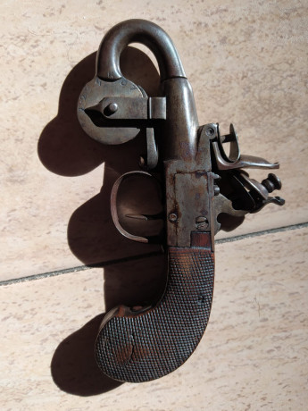 Se vende probador de pólvora muy antiguo del siglo 18.
Incluye rueda para medición del potencial que tenia 00