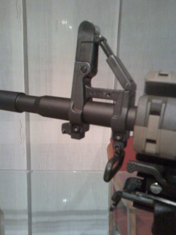 hola a tod@s
hace muy poco que tengo el colt M4 del 22lr y le tengo puesto un visor tasco 6x24x50 va muy 00