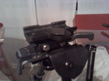 hola a tod@s
hace muy poco que tengo el colt M4 del 22lr y le tengo puesto un visor tasco 6x24x50 va muy 11