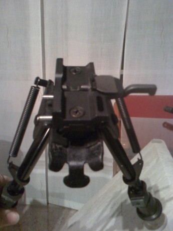 hola a tod@s
hace muy poco que tengo el colt M4 del 22lr y le tengo puesto un visor tasco 6x24x50 va muy 10