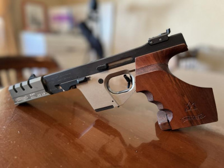 Vendo Walther GSP Expert calibre 22 LR + maletín y accesorios,2 cargadores, referente del tiro de competición 20