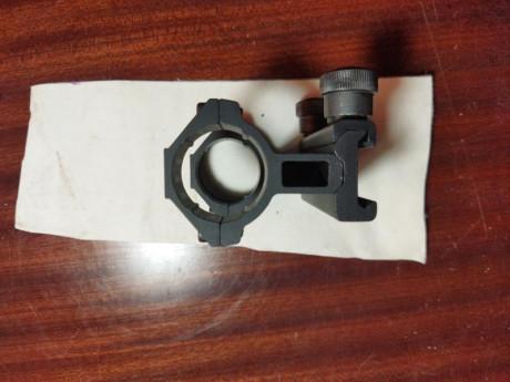 Carril convertidor de 11 a Weber 22
Monturas táctica carril picantilly de 30
Precio 50€ cada uno 01