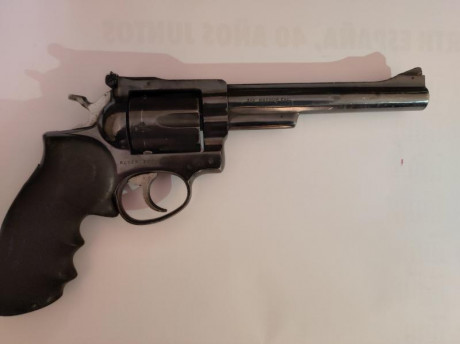 Pongo a la venta el revolver de un compañero, es un ruger security 6 calibre 357 magnum con cachas hogue 01
